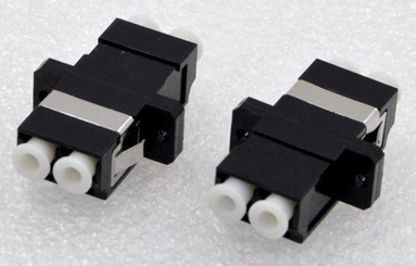 Adapter duplex LC/UPC SM (zwart met metaal en flange) - Exclusiviteit!